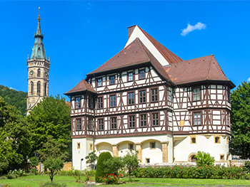 Bad-Urach Residenzschloss und Kirchturm